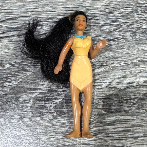 McDonald’s | Disney: Snow White & Pocahontas Miniature Dolls - Happy Meal Toys - Picture 10 of 14